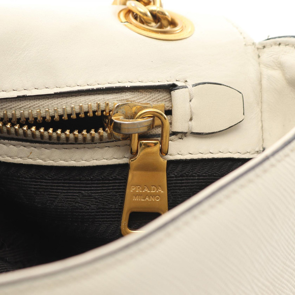 Pre-Loved Prada Saffiano Pattina Chain Crossbody - Picture 11 of 12